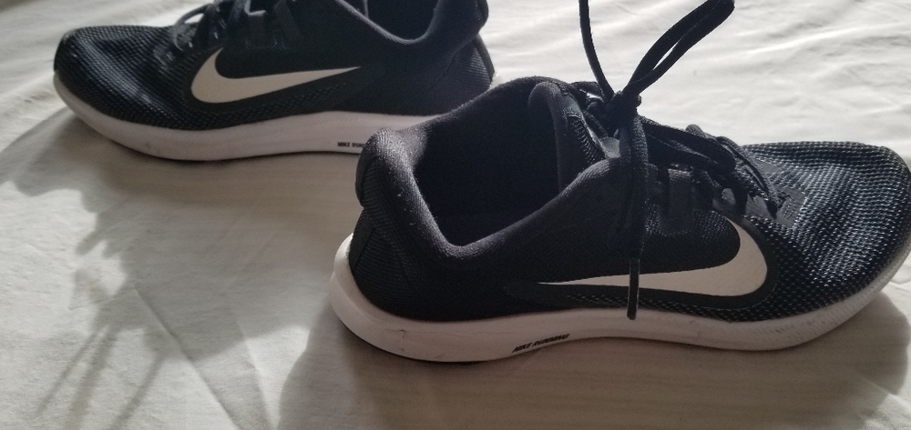 Nike womens size 8 Black Downshifter running shoes